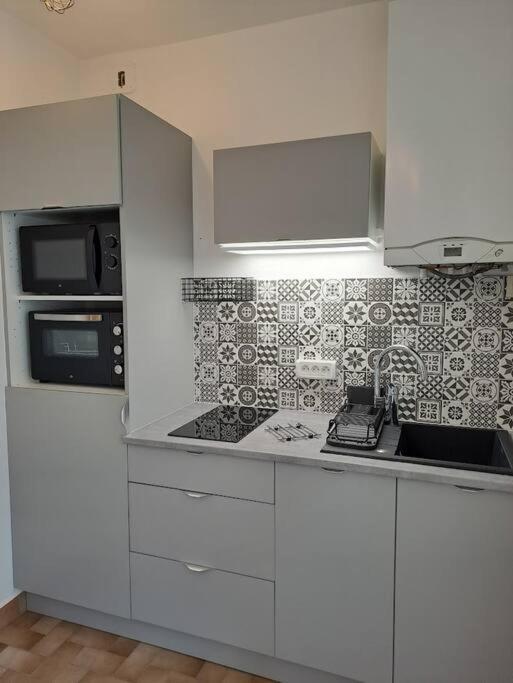 Appartamento Chez Beatrice Saint-Jouan-des-Guérets Esterno foto